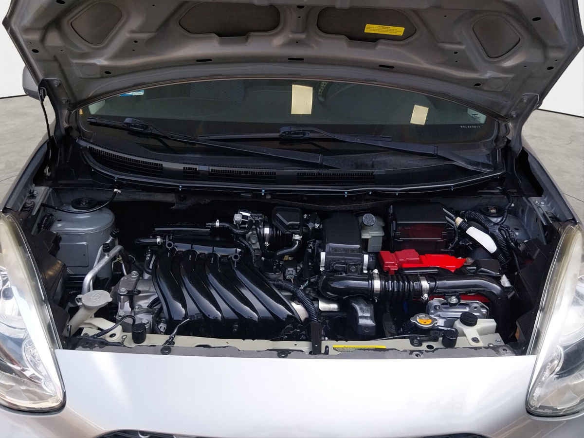 2016 Nissan March 5p Sense L4/1.6 Aut