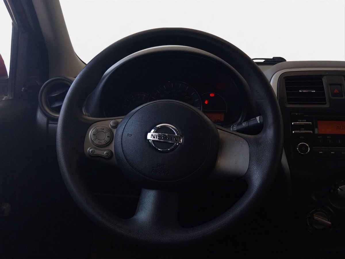 2015 Nissan March 5p Sense L4/1.6 Man