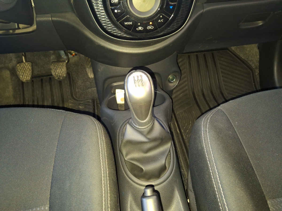 2024 Nissan March 5p Exclusive L4/1.6 Man