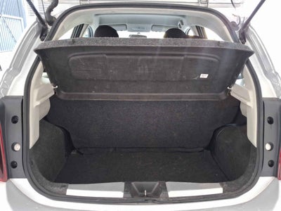 2022 Nissan March 5p Advance L4/1.6 Man