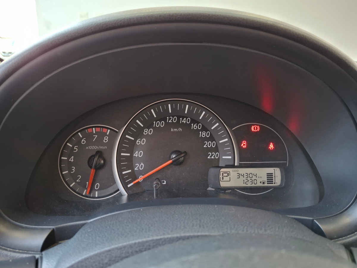 2025 Nissan March 5p Sense L4/1.6 Aut