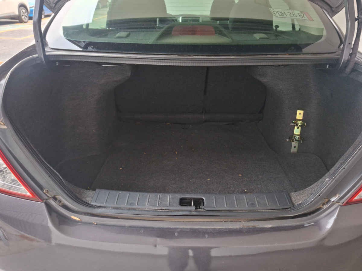 2017 Nissan Versa 4p Advance L4/1.6 Aut