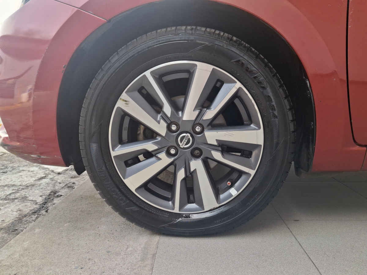 2020 Nissan Versa 4p Advance L4/1.6 Man