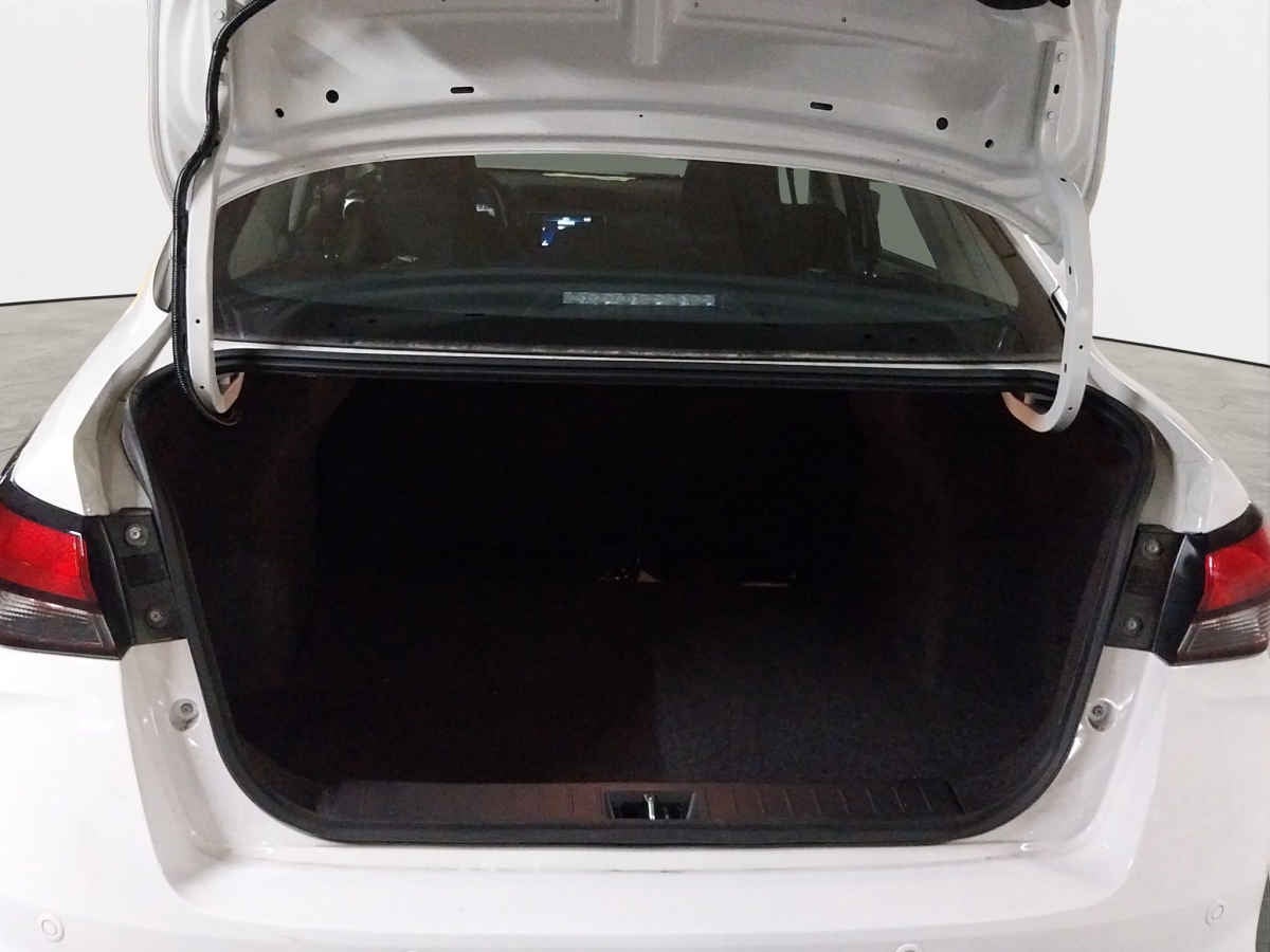 2024 Nissan Versa 4p Advance L4/1.6 Aut