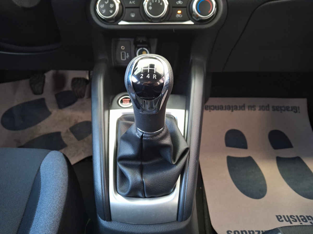 2024 Nissan Versa 4p Advance L4/1.6 Man