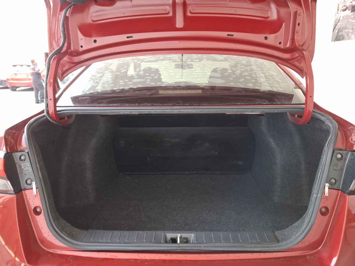 2021 Nissan Versa 4p Sense L4/1.6 Man