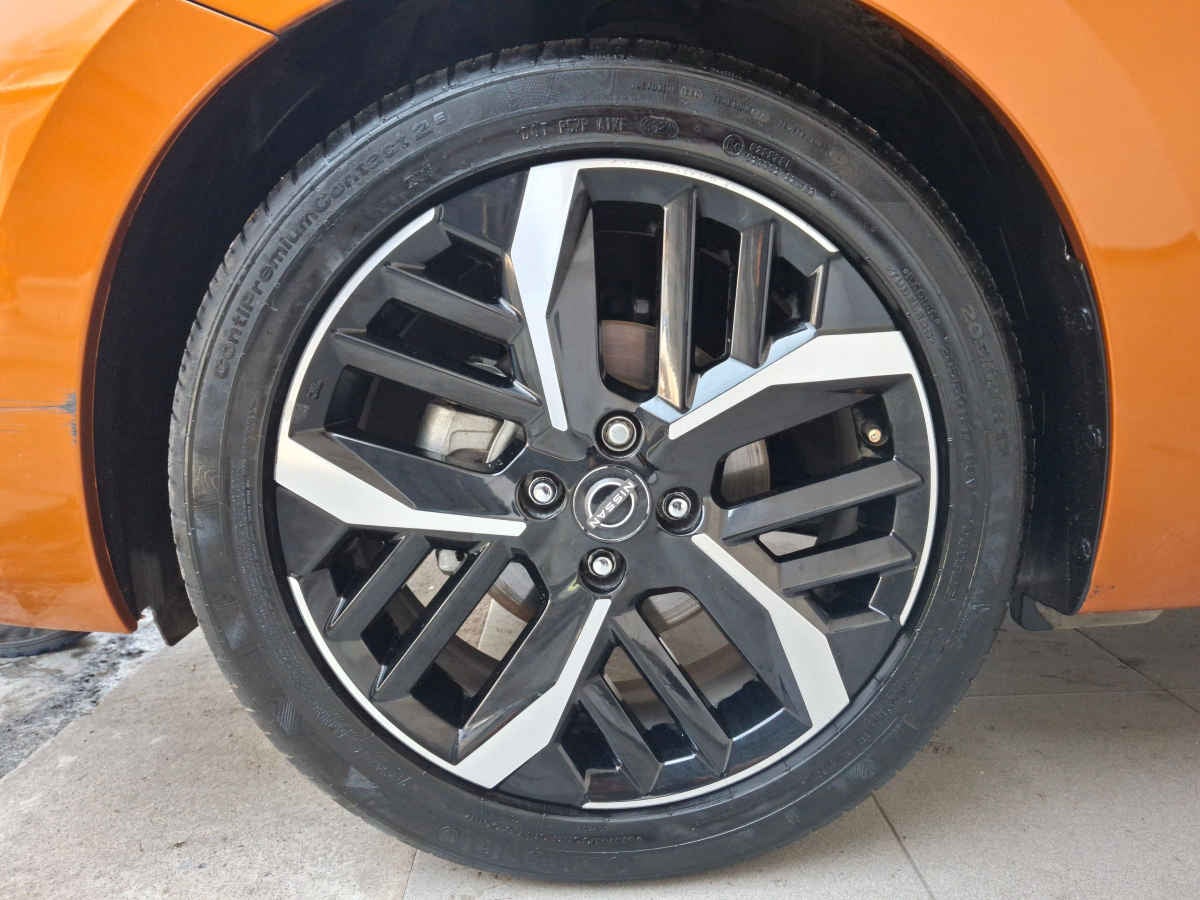 2024 Nissan Versa 4p SR L4/1.6 Aut