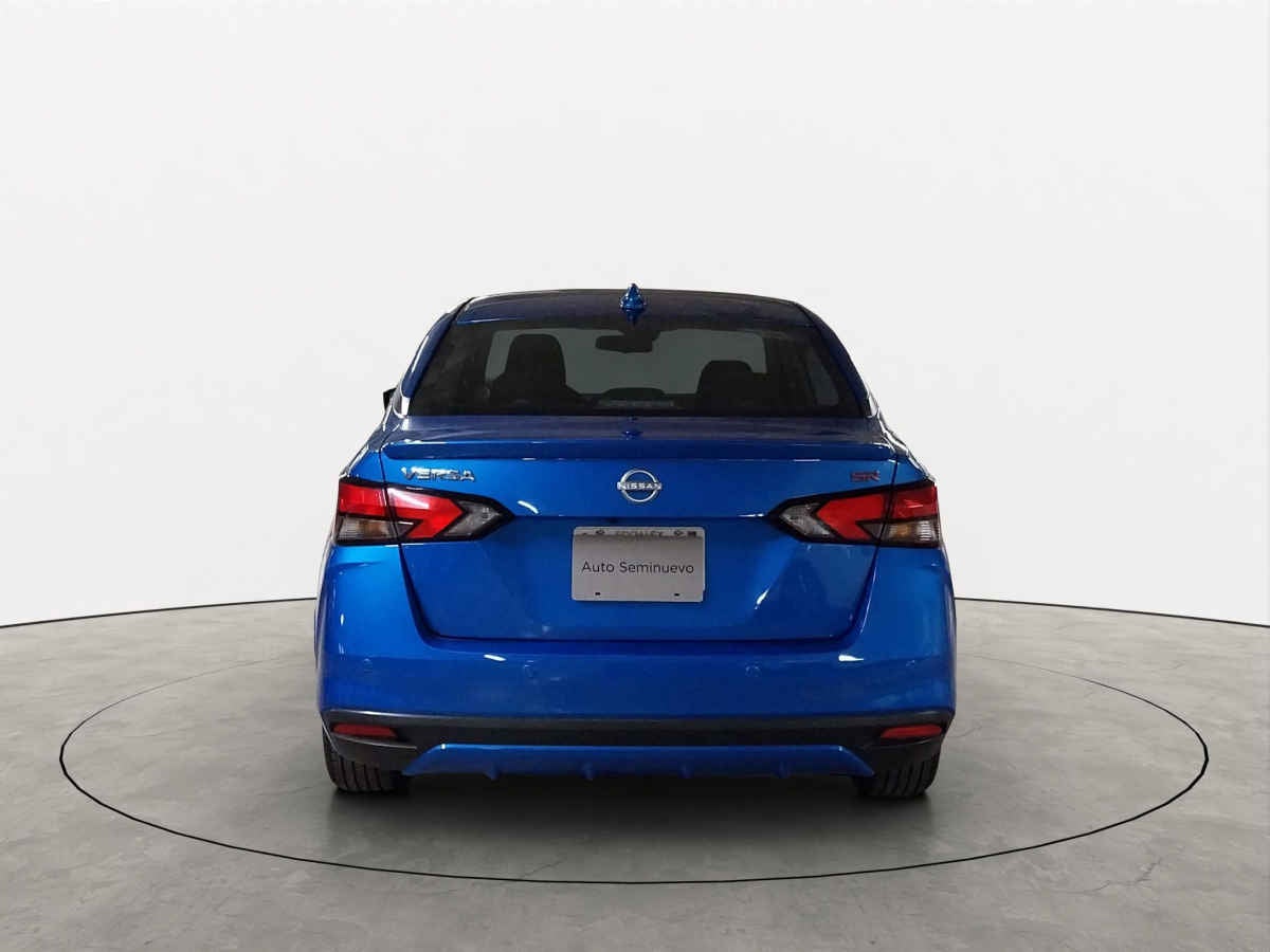 2024 Nissan Versa 4p SR L4/1.6 Aut