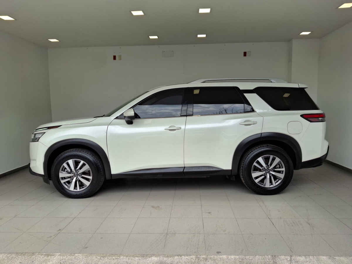 2023 Nissan Pathfinder 5p Advance V6/3.5 Aut