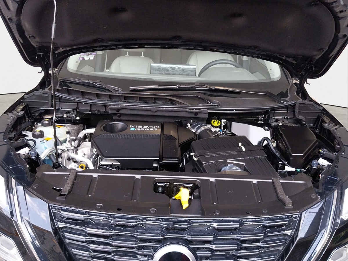2025 Nissan X-Trail 5p Platinum e.Power HEV L3/1.5 Aut