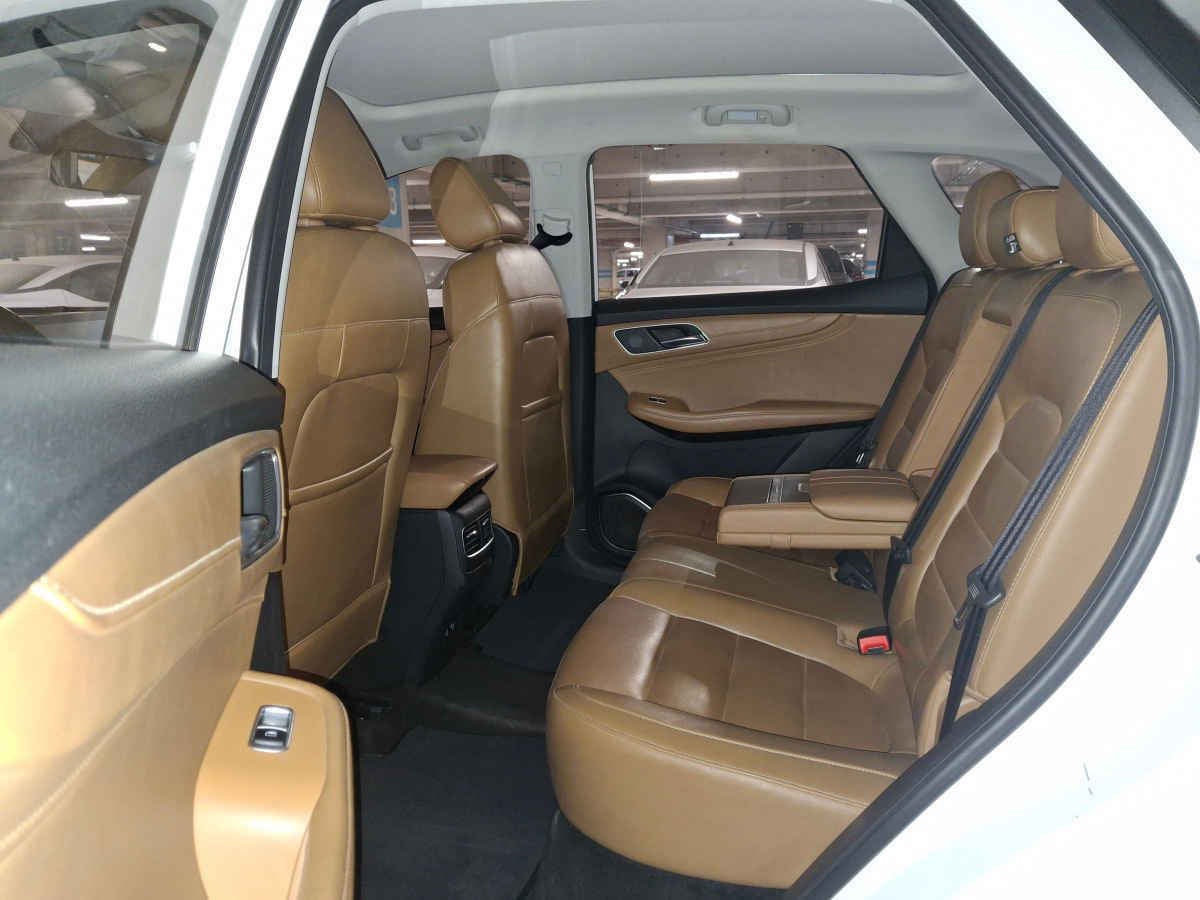 2023 MG HS 5p Excite L4/1.5/T Aut