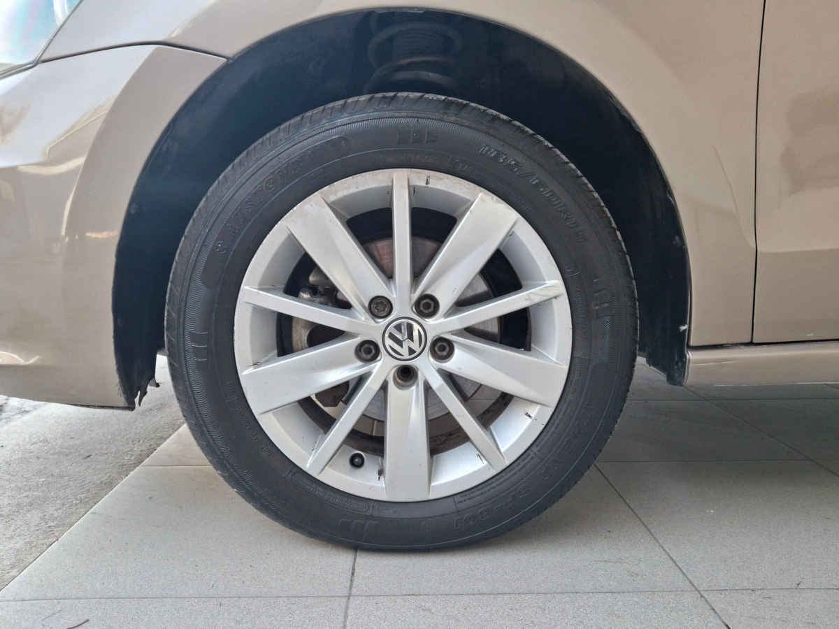 2018 Volkswagen Vento 4p Comfortline L4/1.6 Man