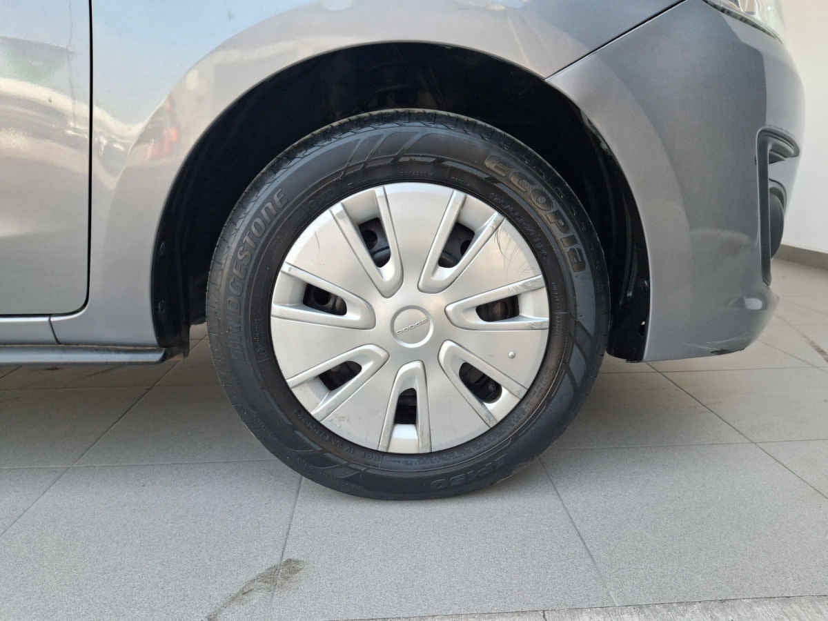 2023 Dodge Attitude 4p SE L3/1.2 Man