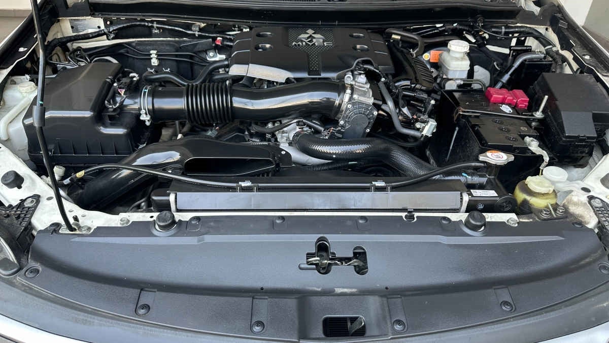 2019 Mitsubishi Montero 5p Sport Advance V6/3.0 Aut