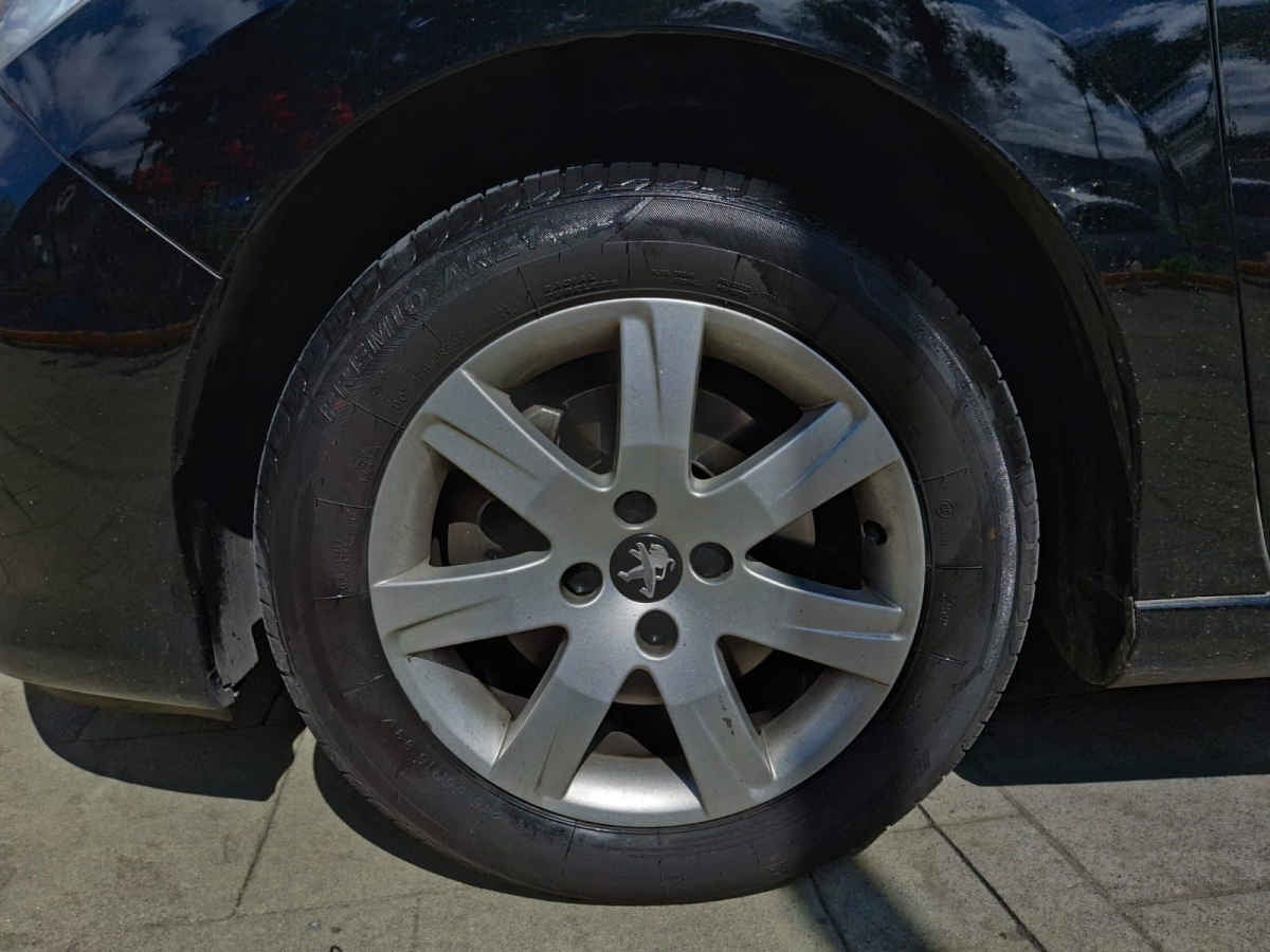 2013 Peugeot 308 5p L4 1.6 aut