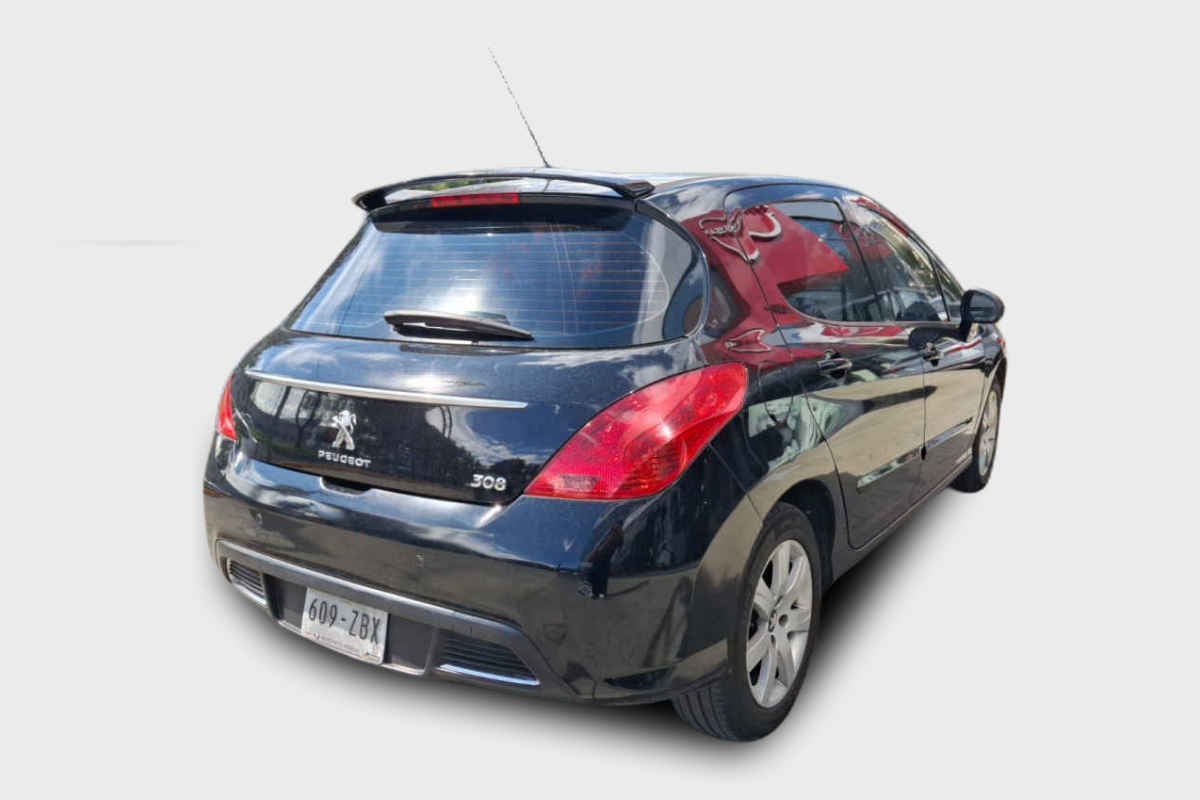 2013 Peugeot 308 5p L4 1.6 aut