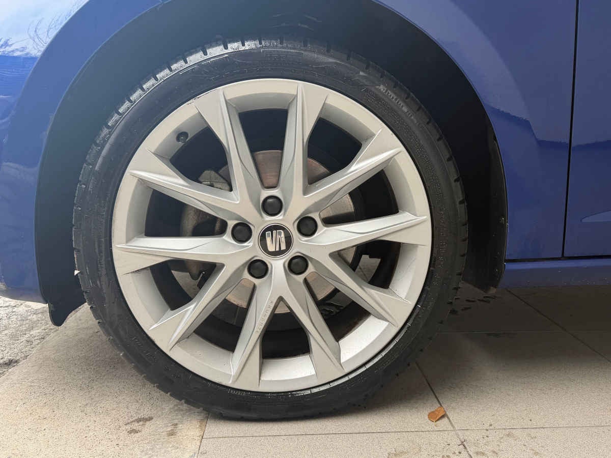 2019 Seat Leon 5p FR L4/1.4/T Aut