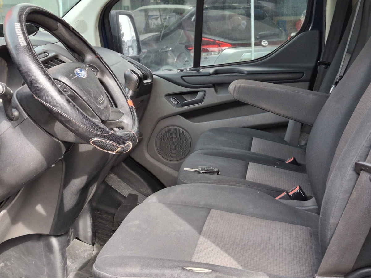 2020 Ford Transit Van 4p Larga Techo Alto L4/2.2/TDI Man 9 pas