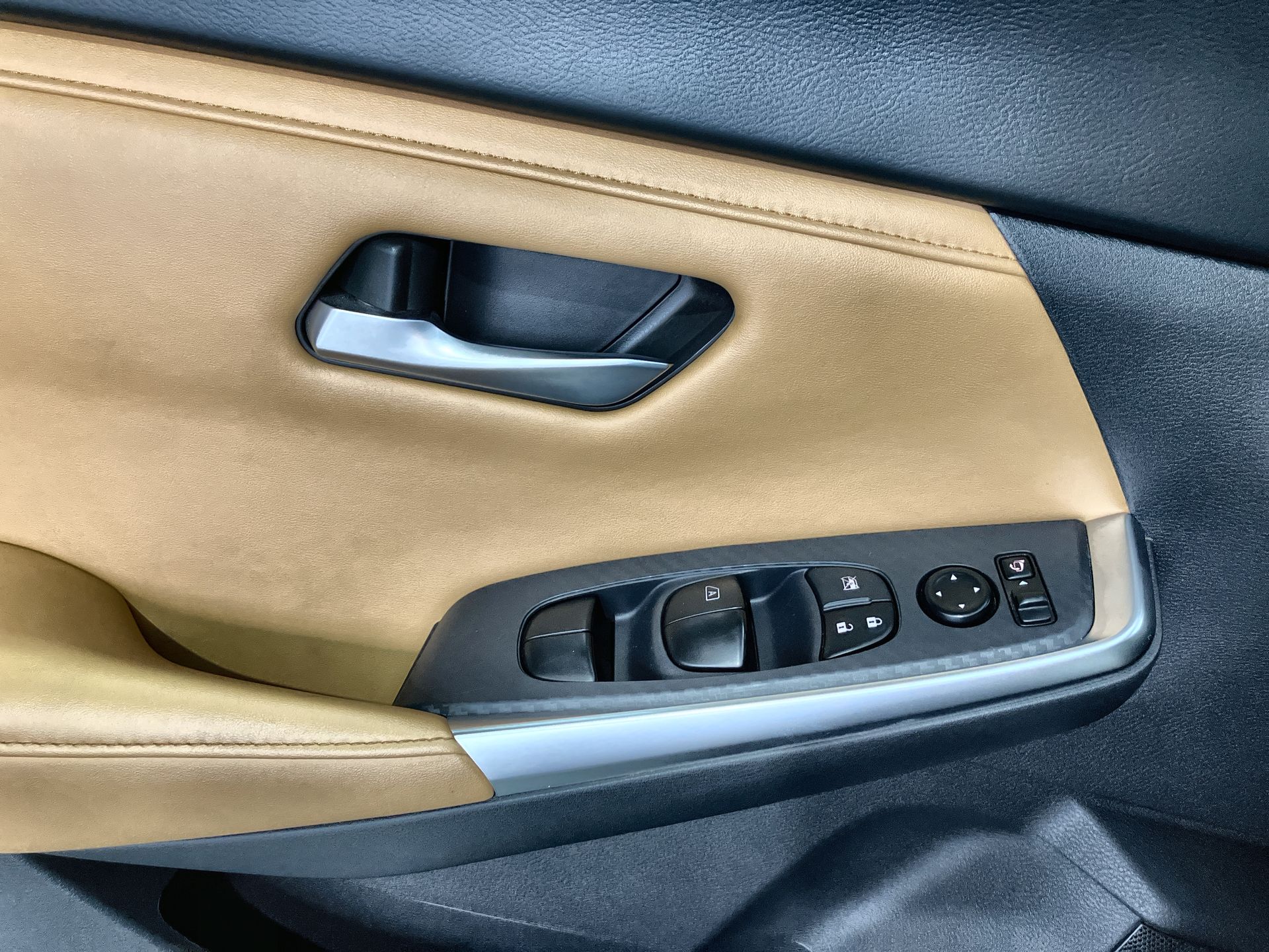 2024 Nissan SENTRA PLATINUM BITONO CVT 24