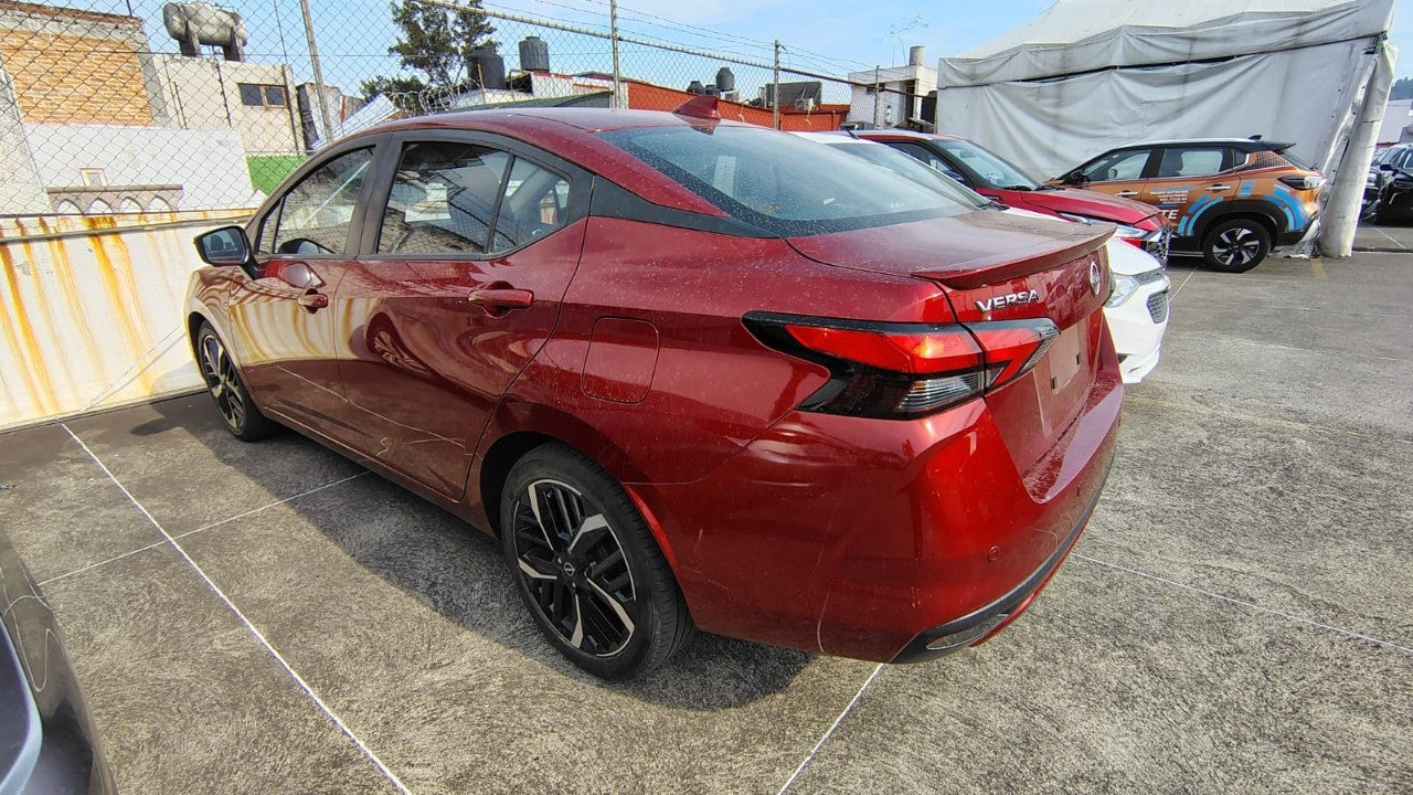 2023 Nissan VERSA SR CVT 23