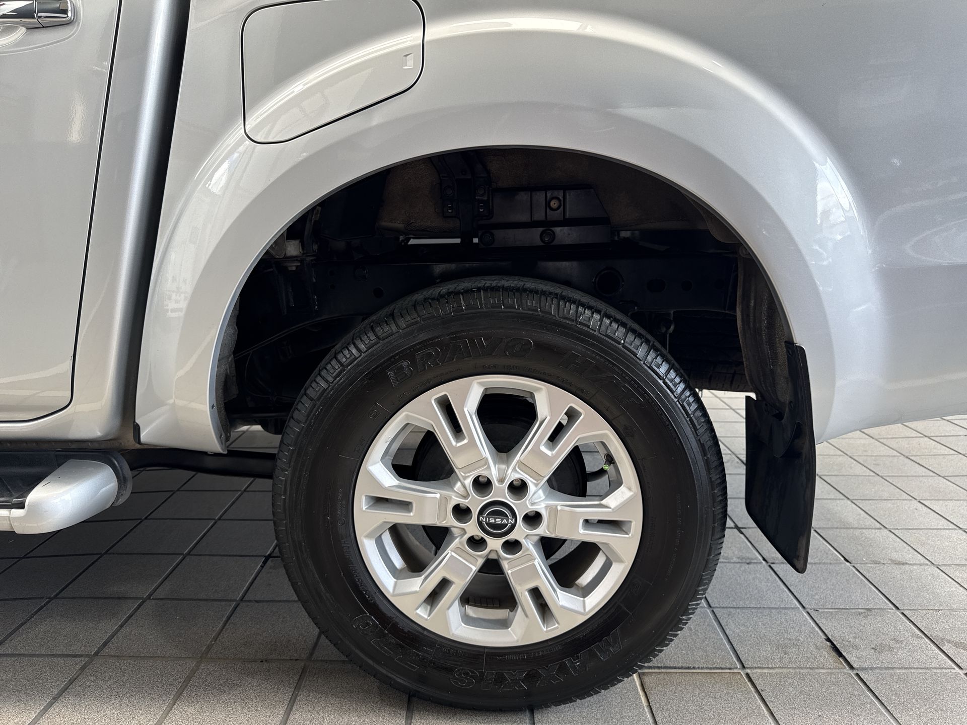 2024 Nissan FRONTIER FRONTIER LE TM 24