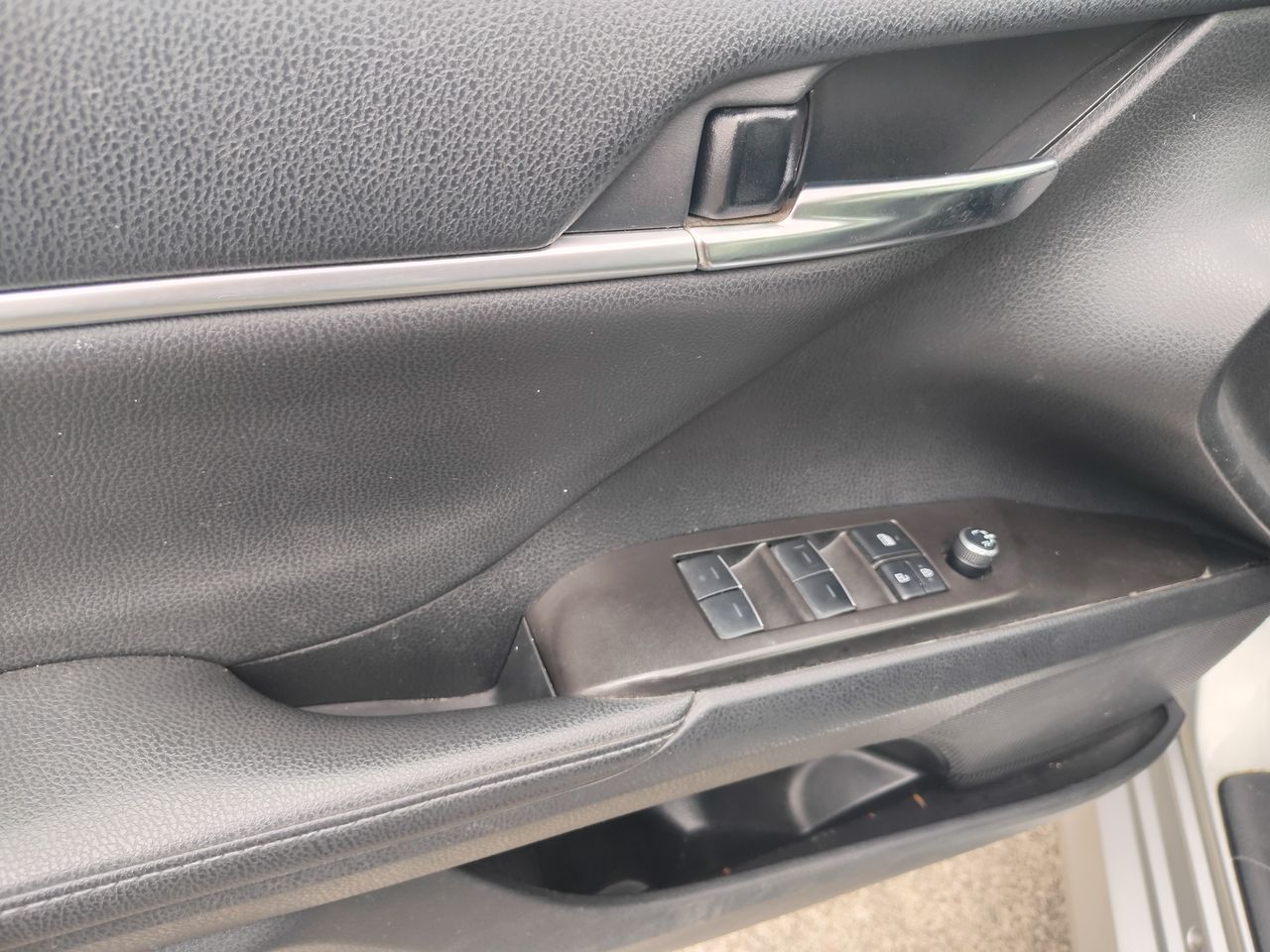 2022 Toyota CAMRY XLE HV