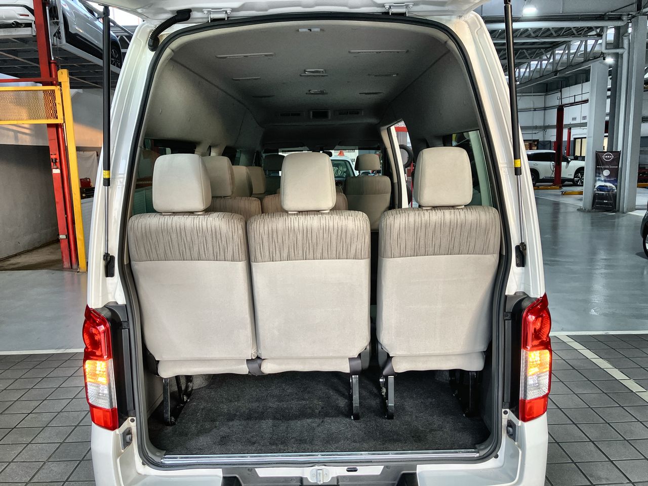 2015 Nissan NV350 URVAN 12 PAS A/A T/M