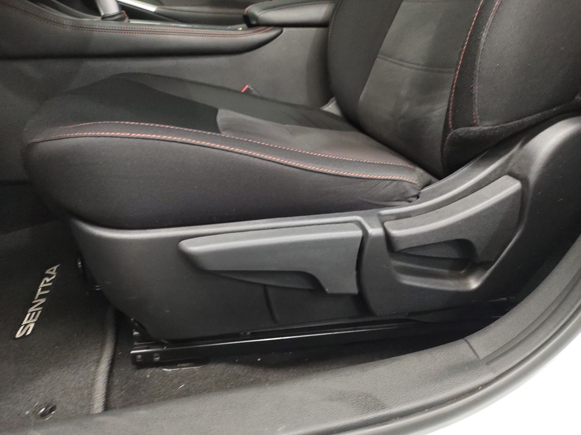 2024 Nissan SENTRA SR BITONO CVT 24