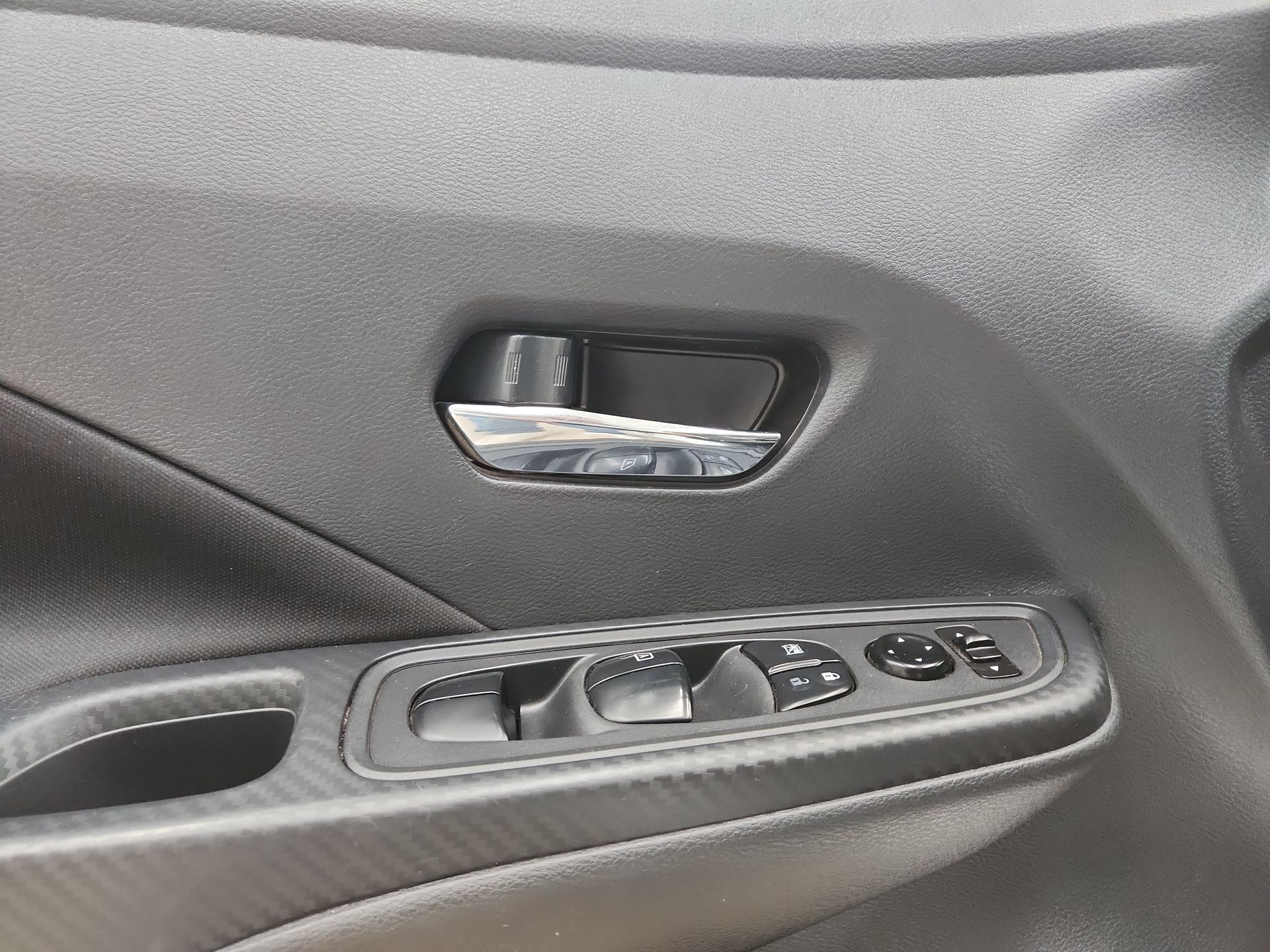 2022 Nissan VERSA ADVANCE CVT 22