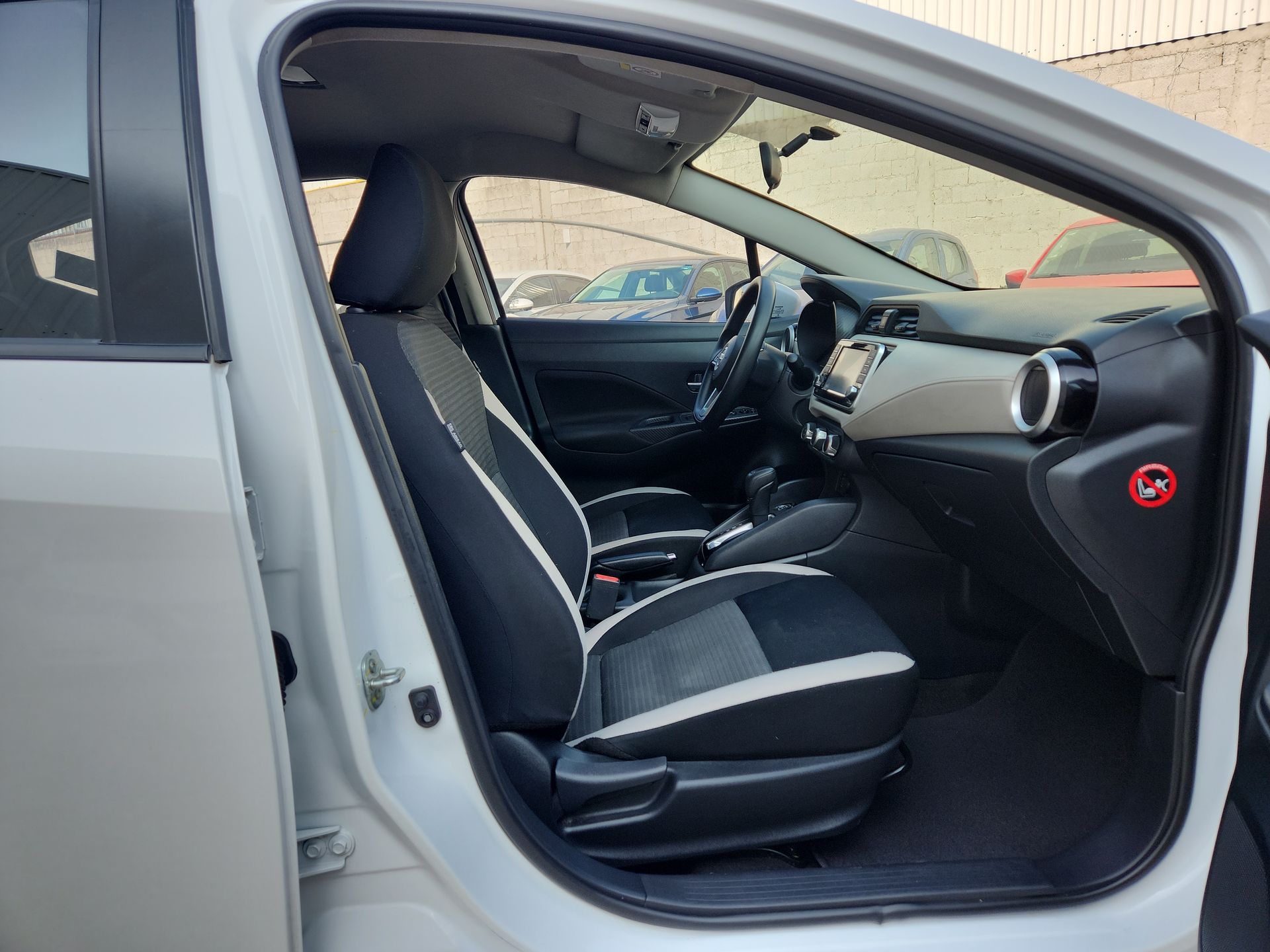 2022 Nissan VERSA ADVANCE CVT 22