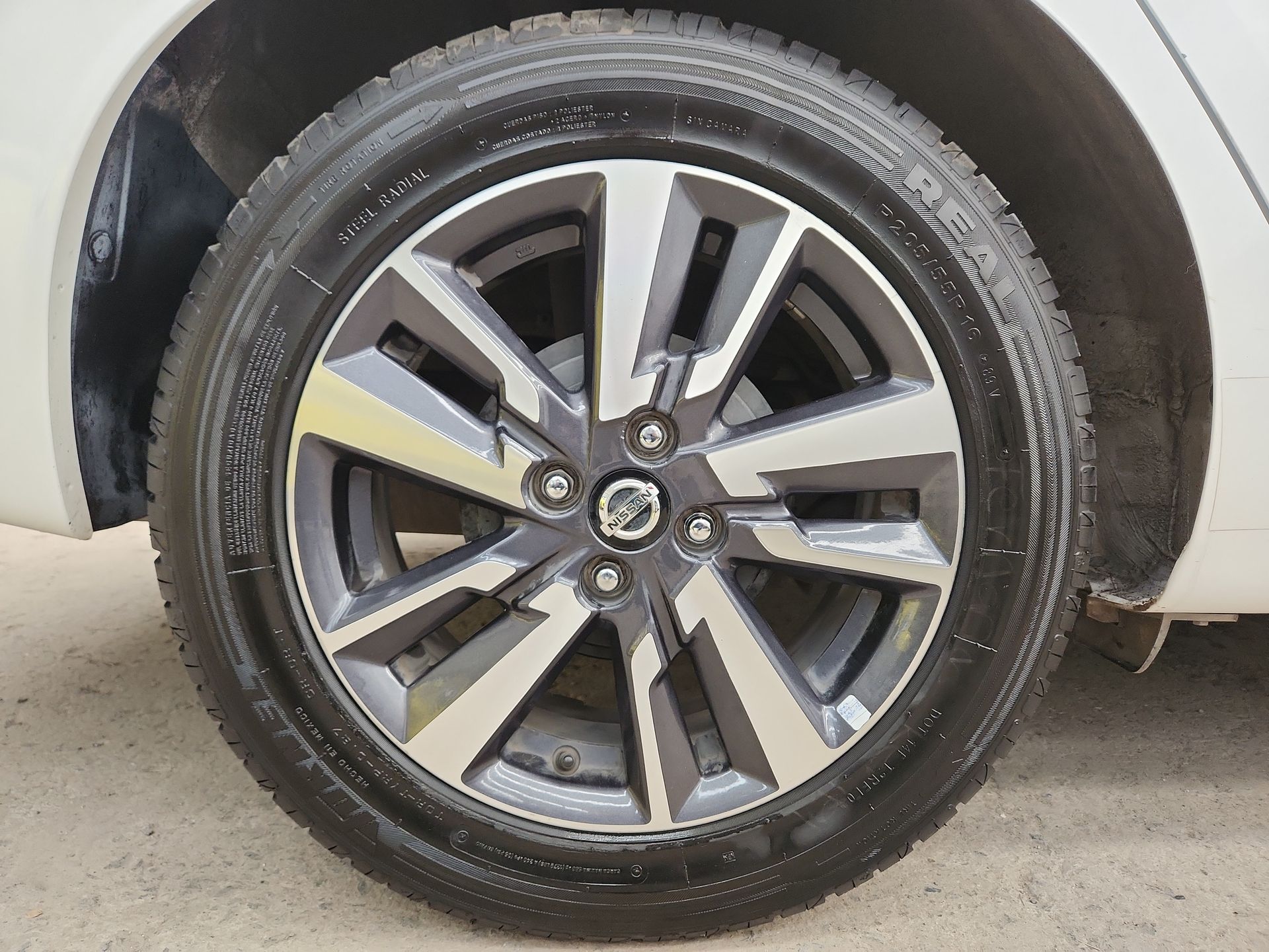 2022 Nissan VERSA ADVANCE CVT 22