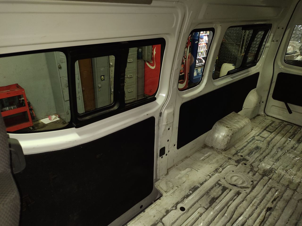 2021 Nissan URVAN PANEL 4 VENTANAS AMPLIA PAQ. SEG TM 21