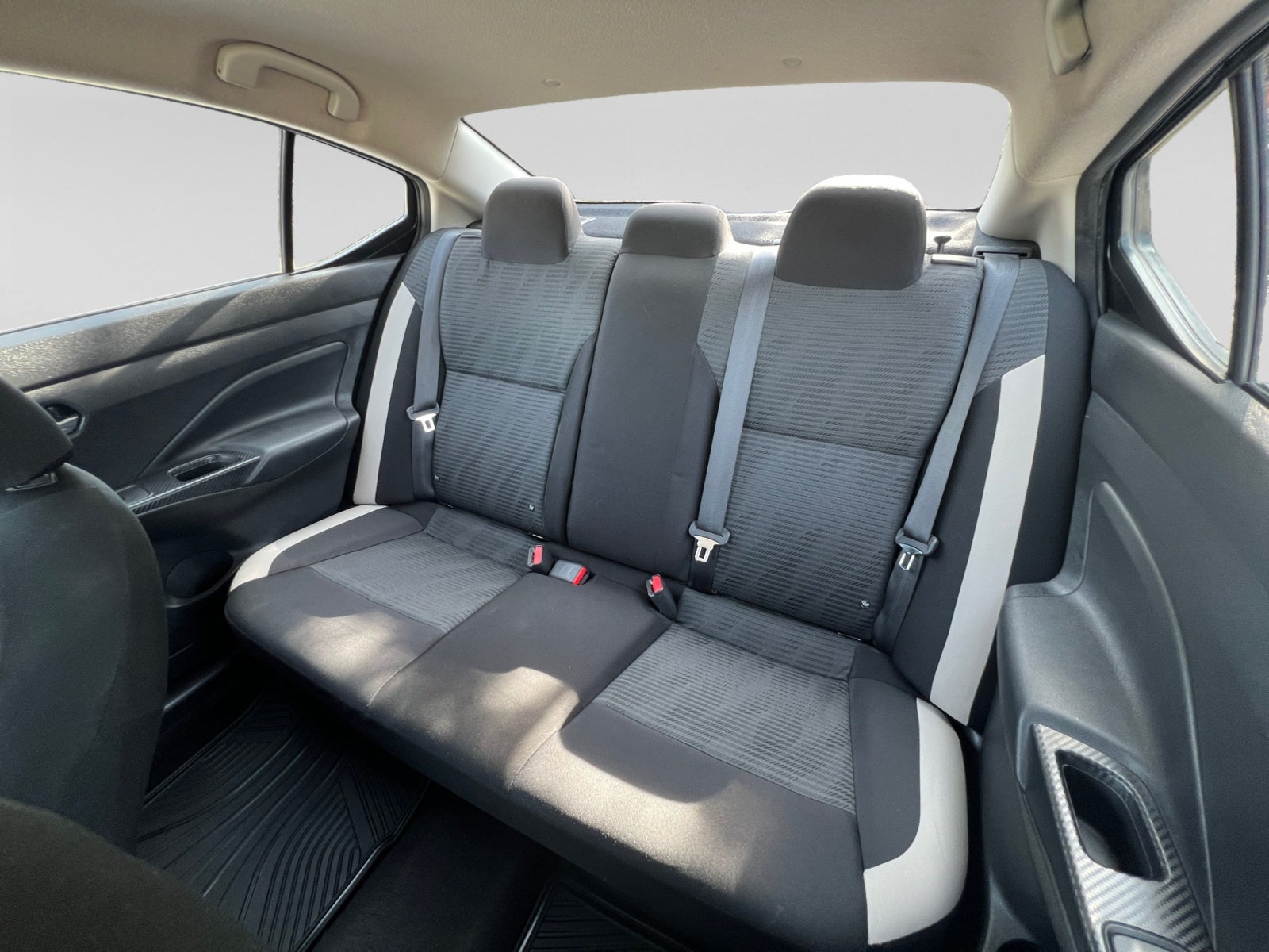 2021 Nissan VERSA ADVANCE CVT 21