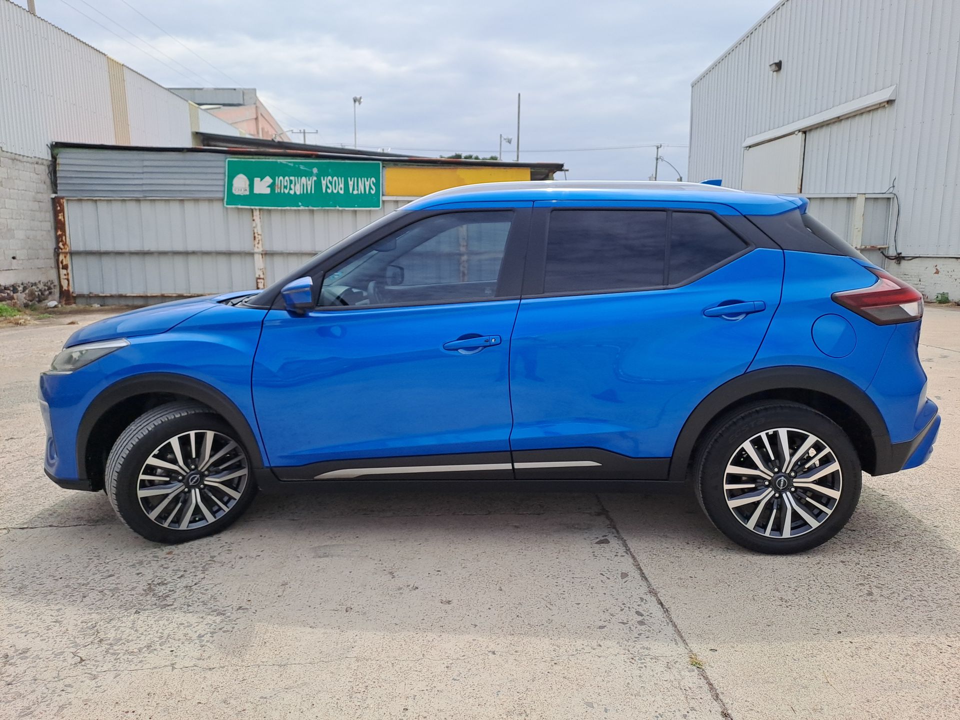2023 Nissan KICKS PLATINUM 1.6 LTS CVT 23