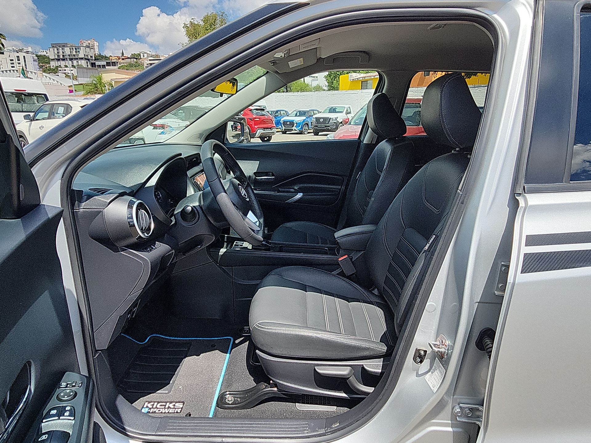 2024 Nissan KICKS PLATINUM E-POWER 24