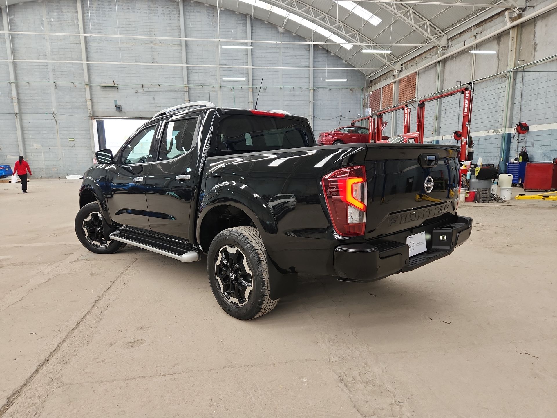 2023 Nissan FRONTIER PLATINUM LE TA 23