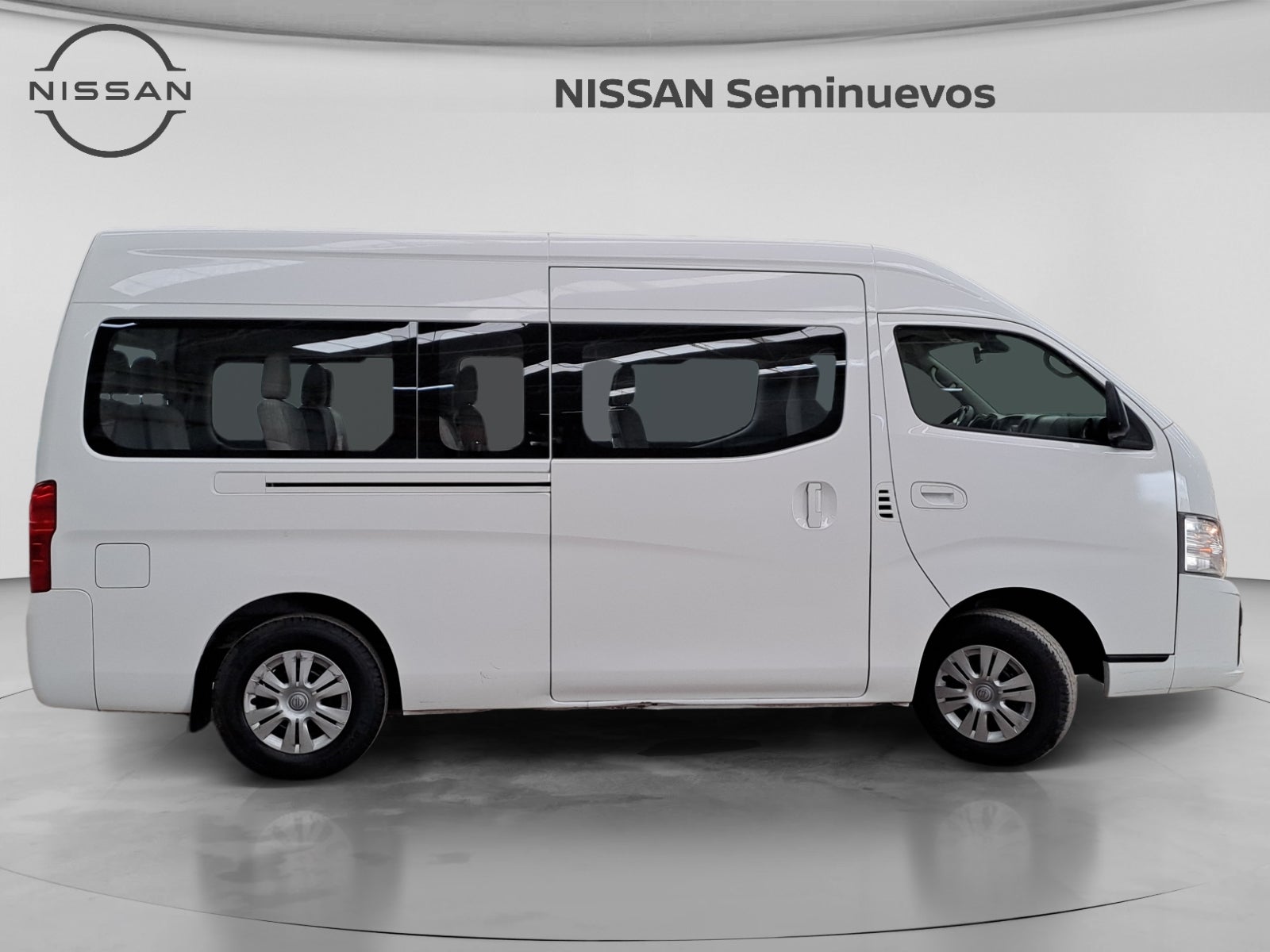 2024 Nissan NV350 URVAN 14 PASAJEROS AMPLIA AA 24