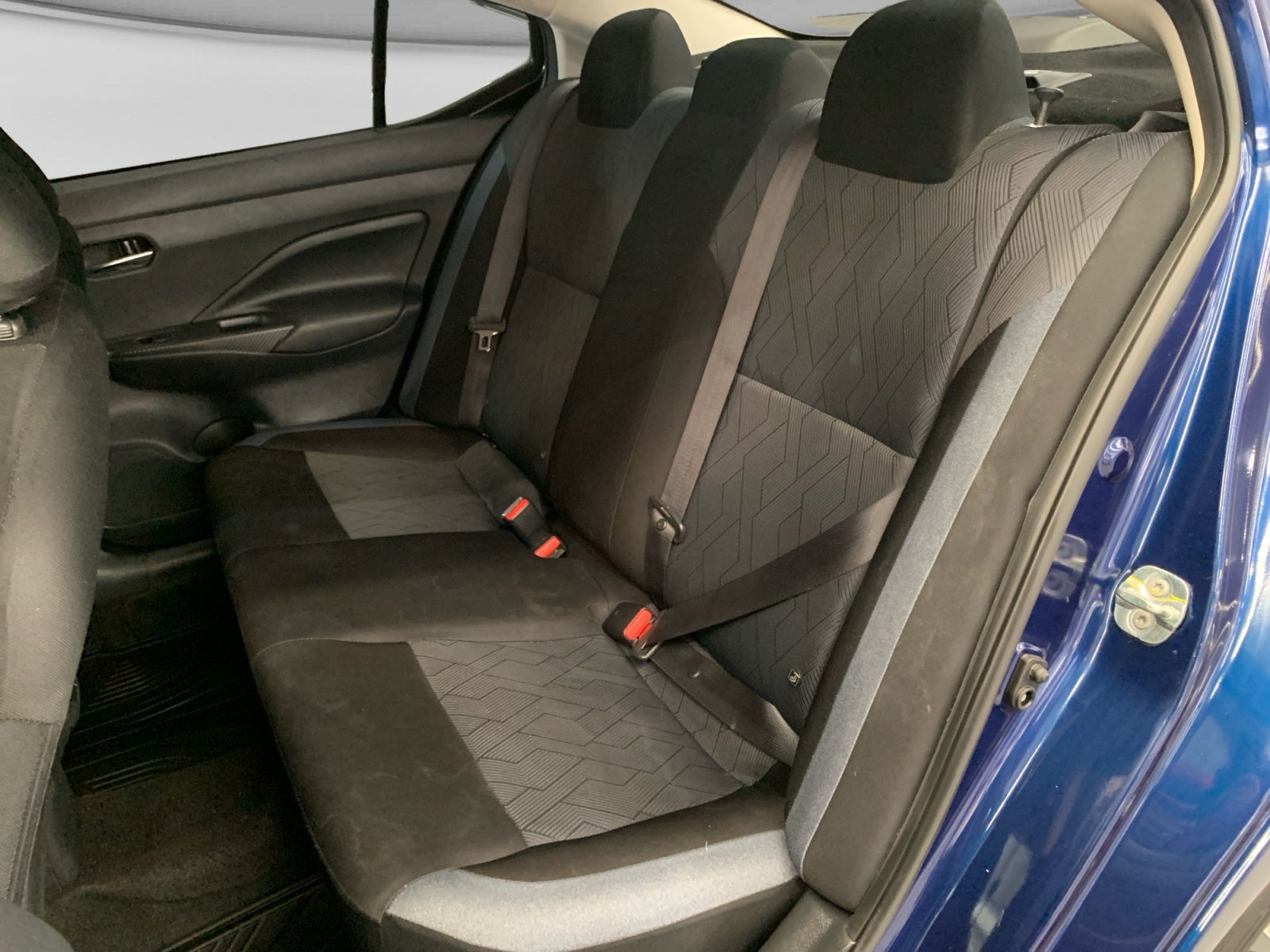 2025 Nissan VERSA ADVANCE CVT 25