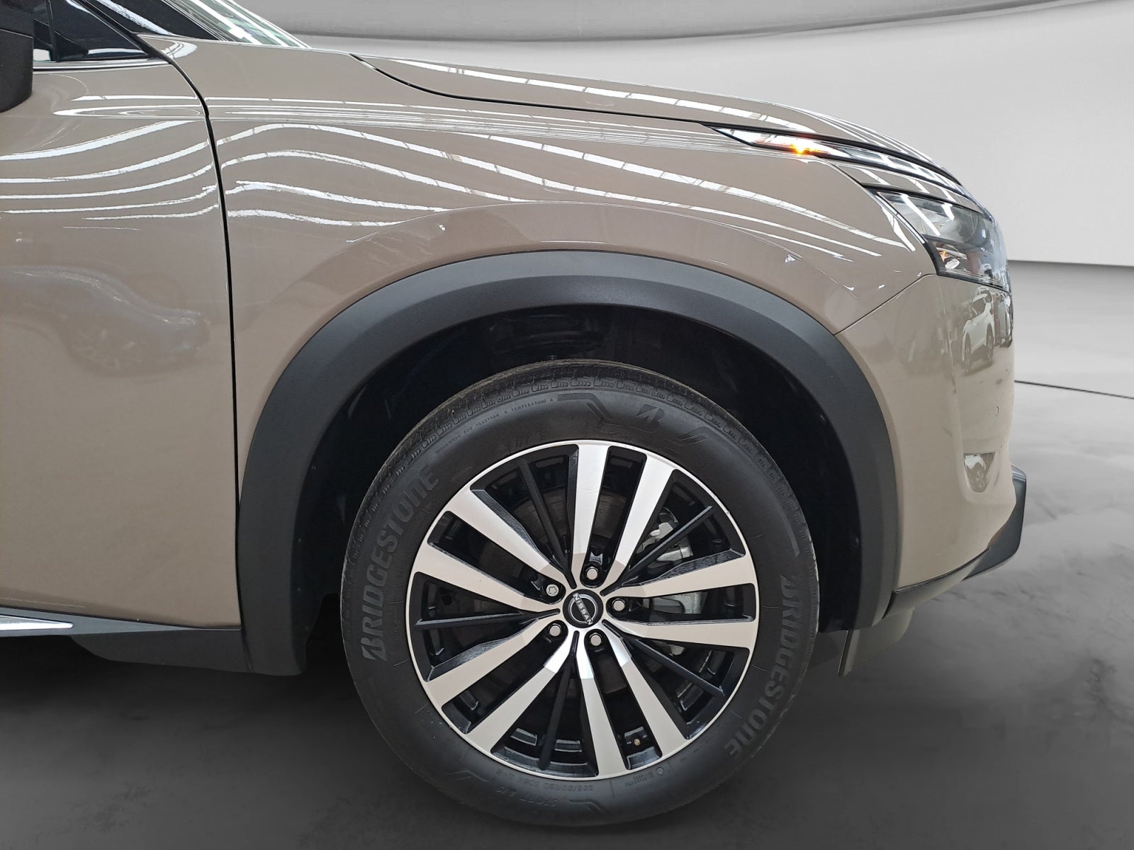 2025 Nissan PATHFINDER PLATINUM 4WD 25