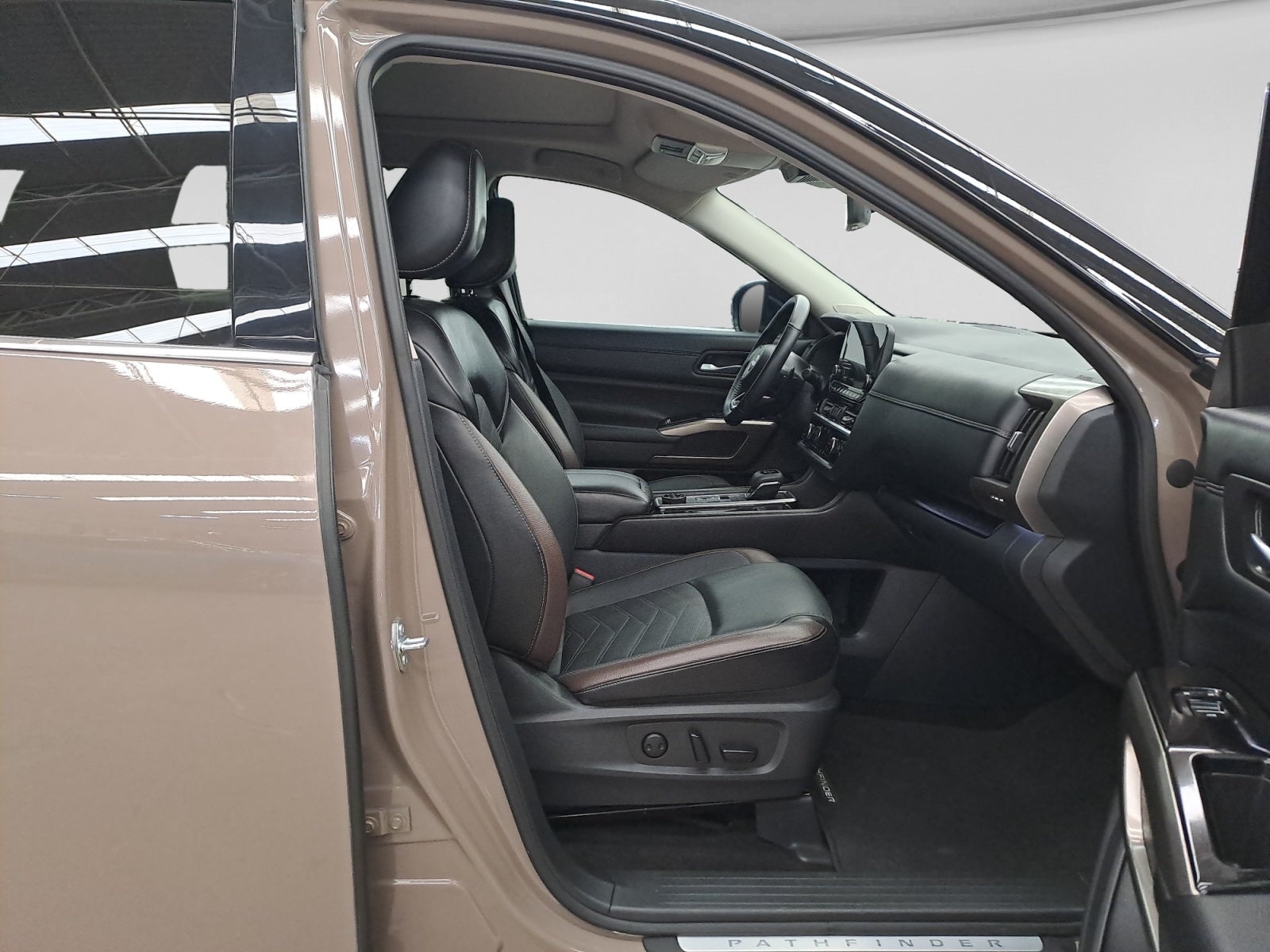 2025 Nissan PATHFINDER PLATINUM 4WD 25