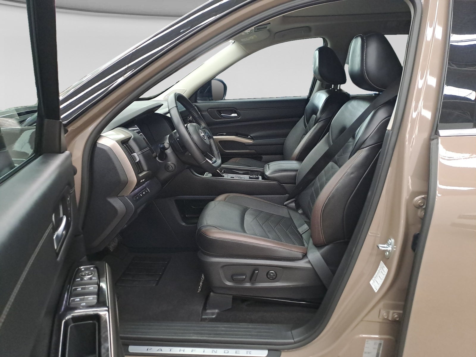 2025 Nissan PATHFINDER PLATINUM 4WD 25