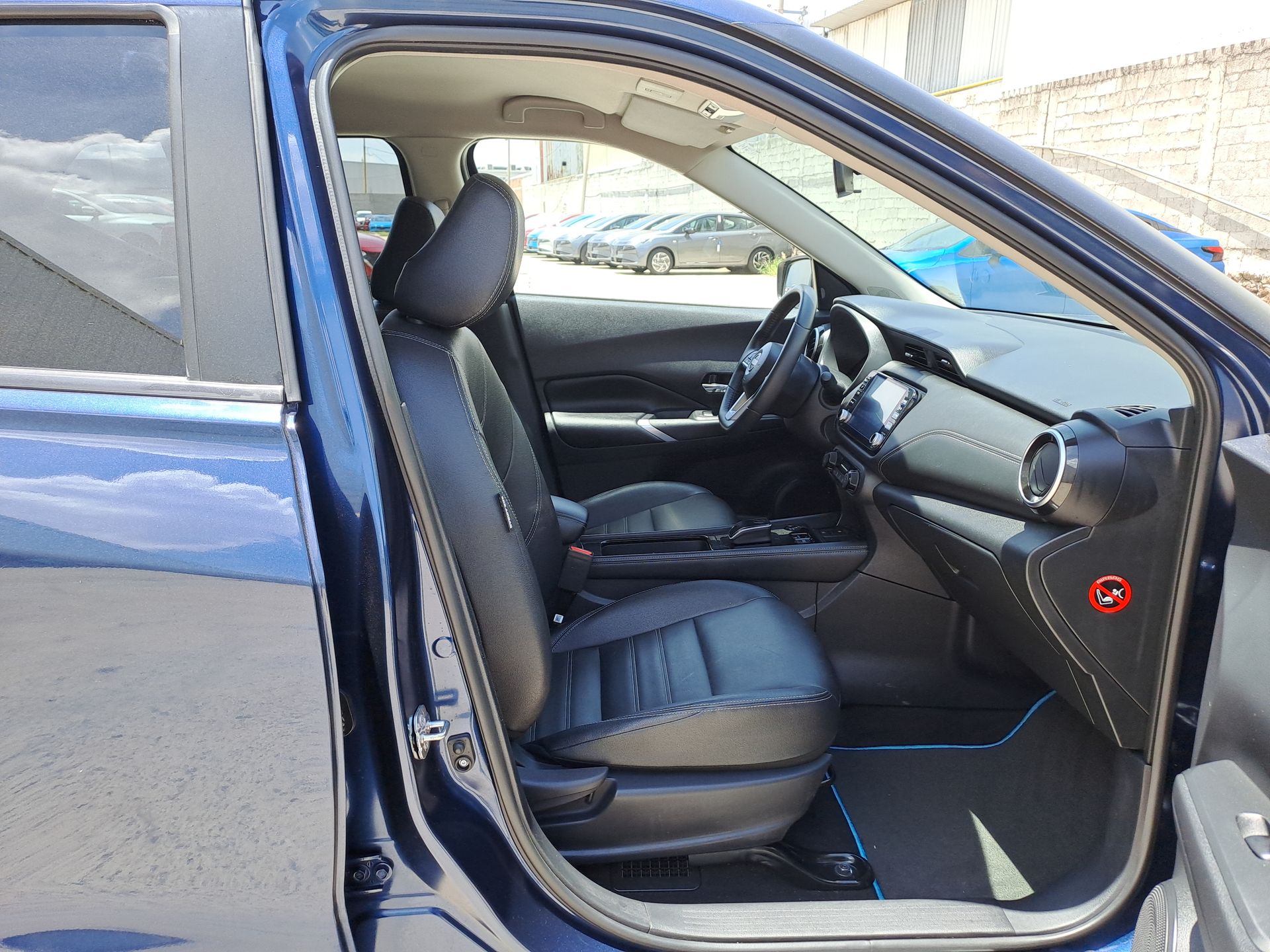 2025 Nissan KICKS PLATINUM E-POWER 25