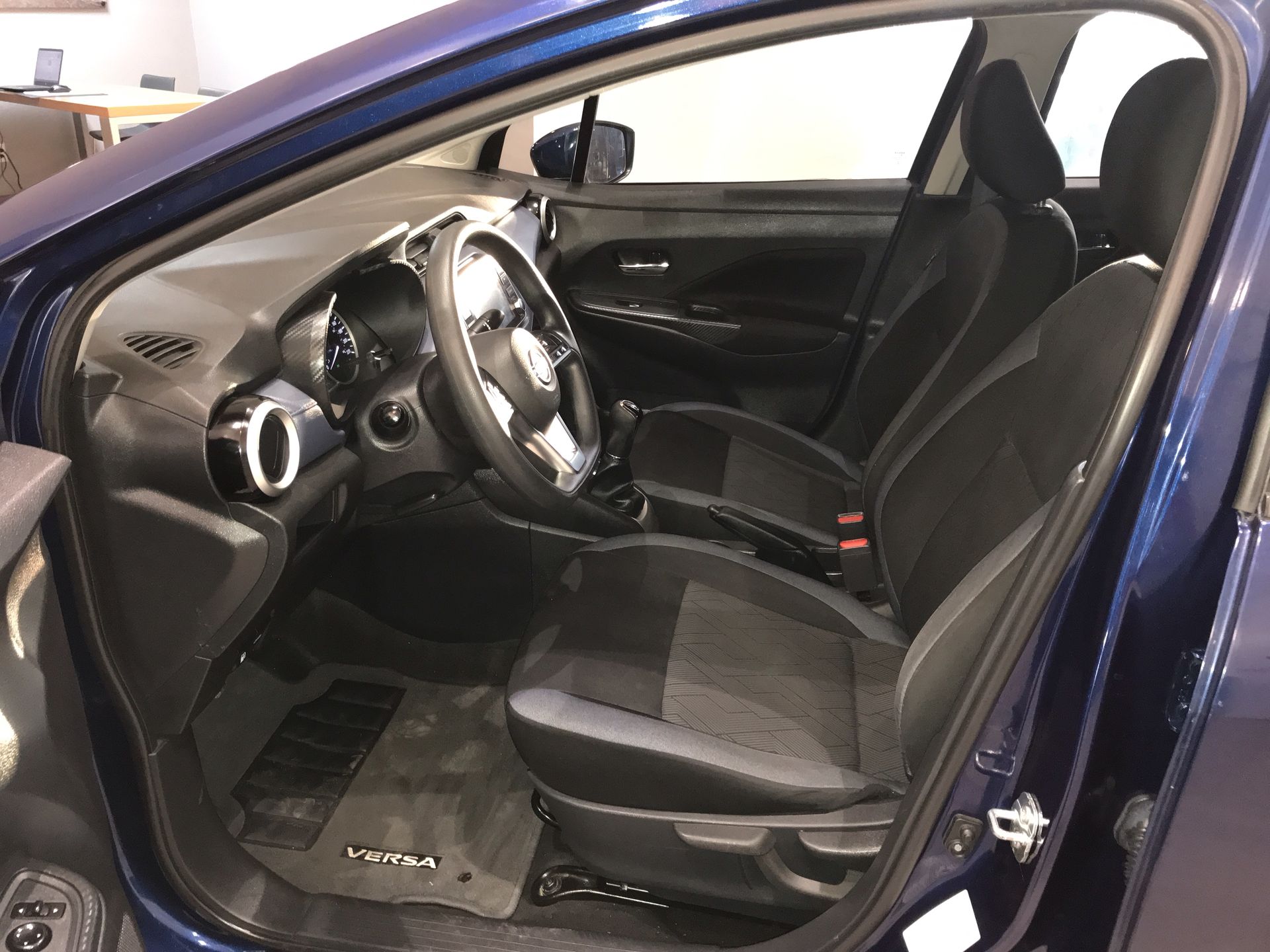 2023 Nissan VERSA VERSA ADVANCE MT