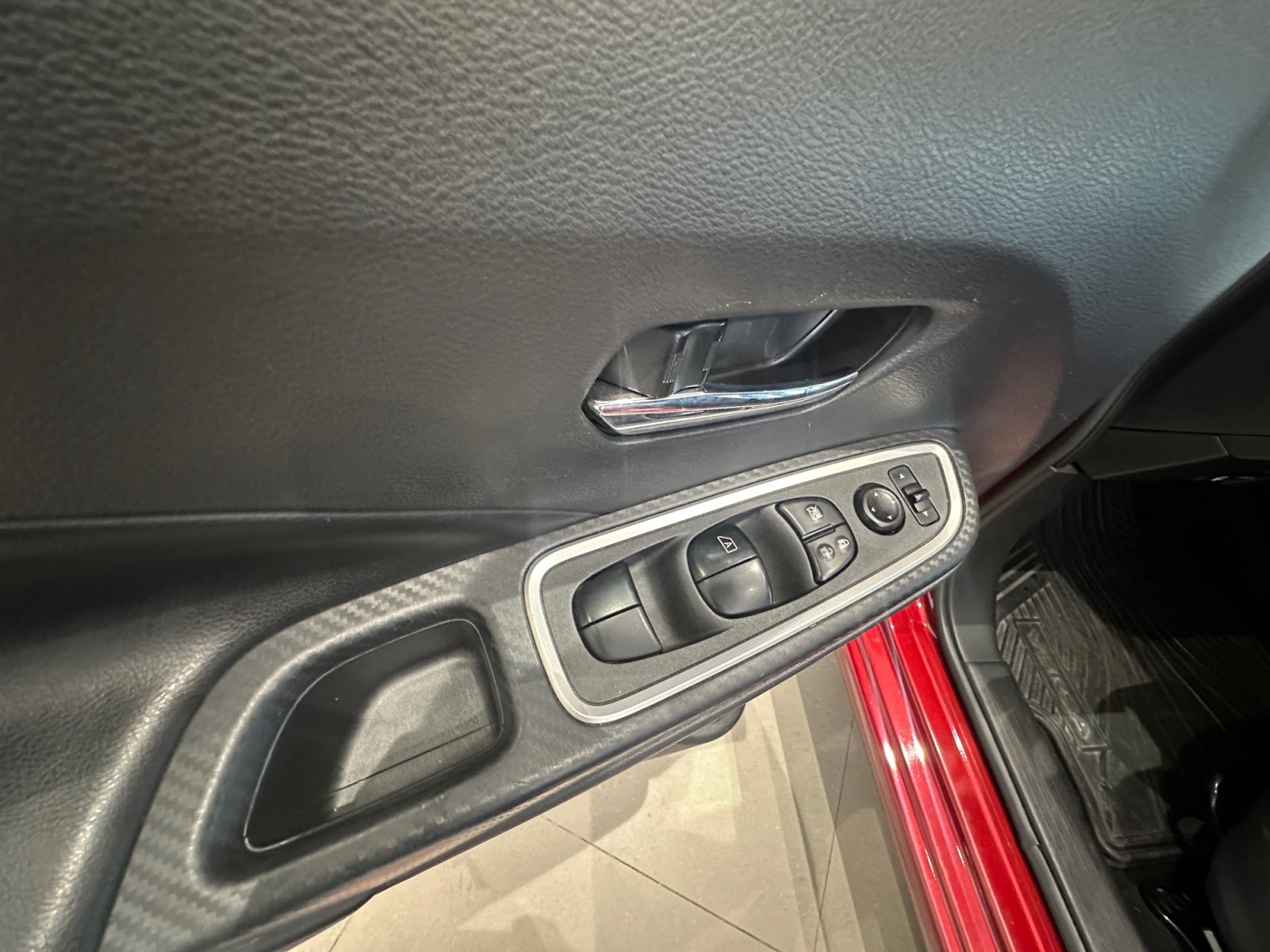 2023 Nissan VERSA SR CVT 23