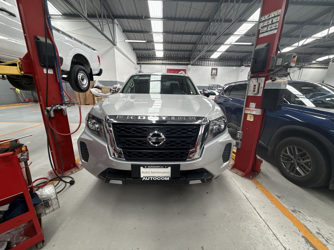 2021 Nissan FRONTIER LE TA 21