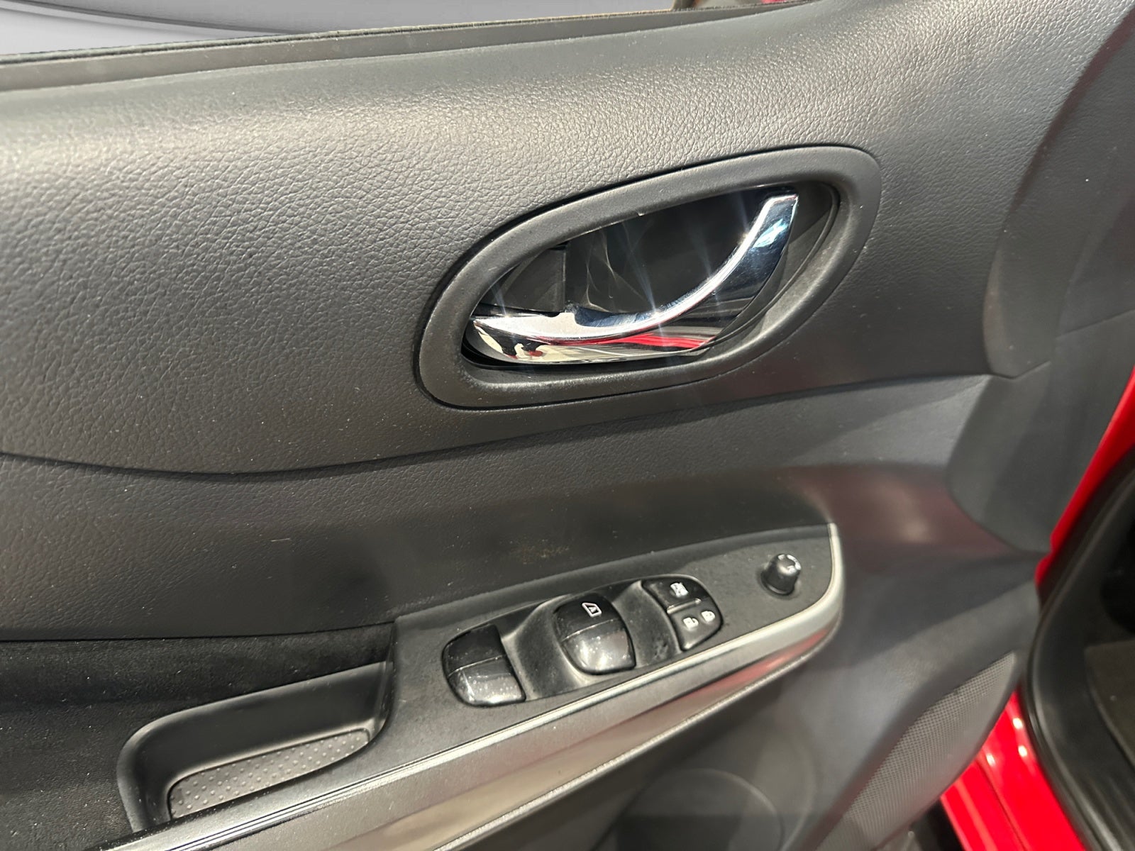 2018 Nissan FRONTIER LE TM AC