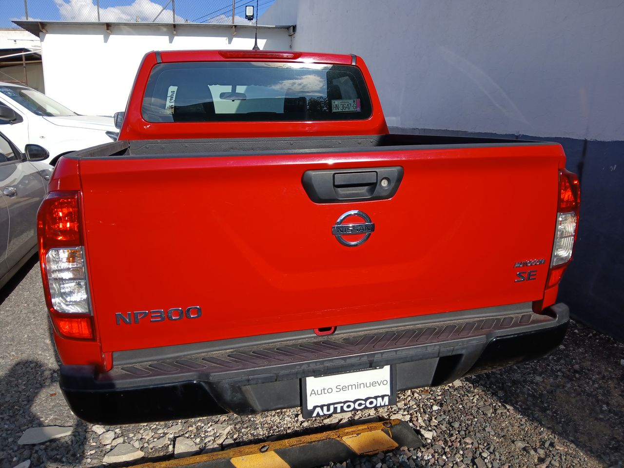2020 Nissan NP300 DOBLE CABINA DOBLE CABINA SE TM AC PAQ SEG 6VEL
