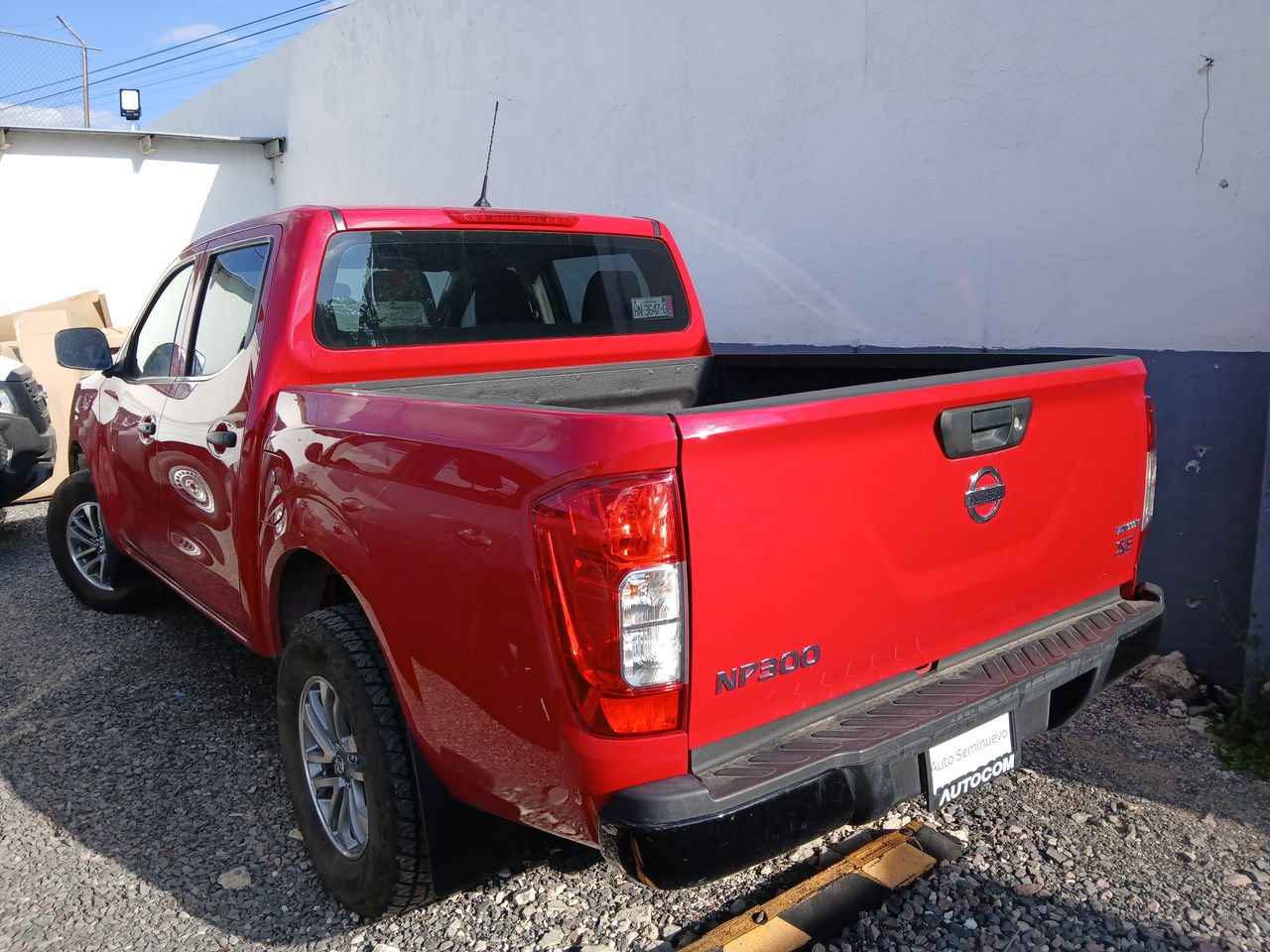 2020 Nissan NP300 DOBLE CABINA DOBLE CABINA SE TM AC PAQ SEG 6VEL