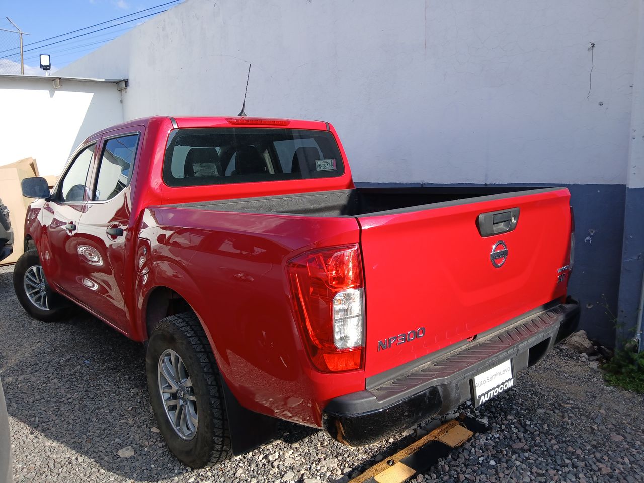 2020 Nissan NP300 DOBLE CABINA DOBLE CABINA SE TM AC PAQ SEG 6VEL