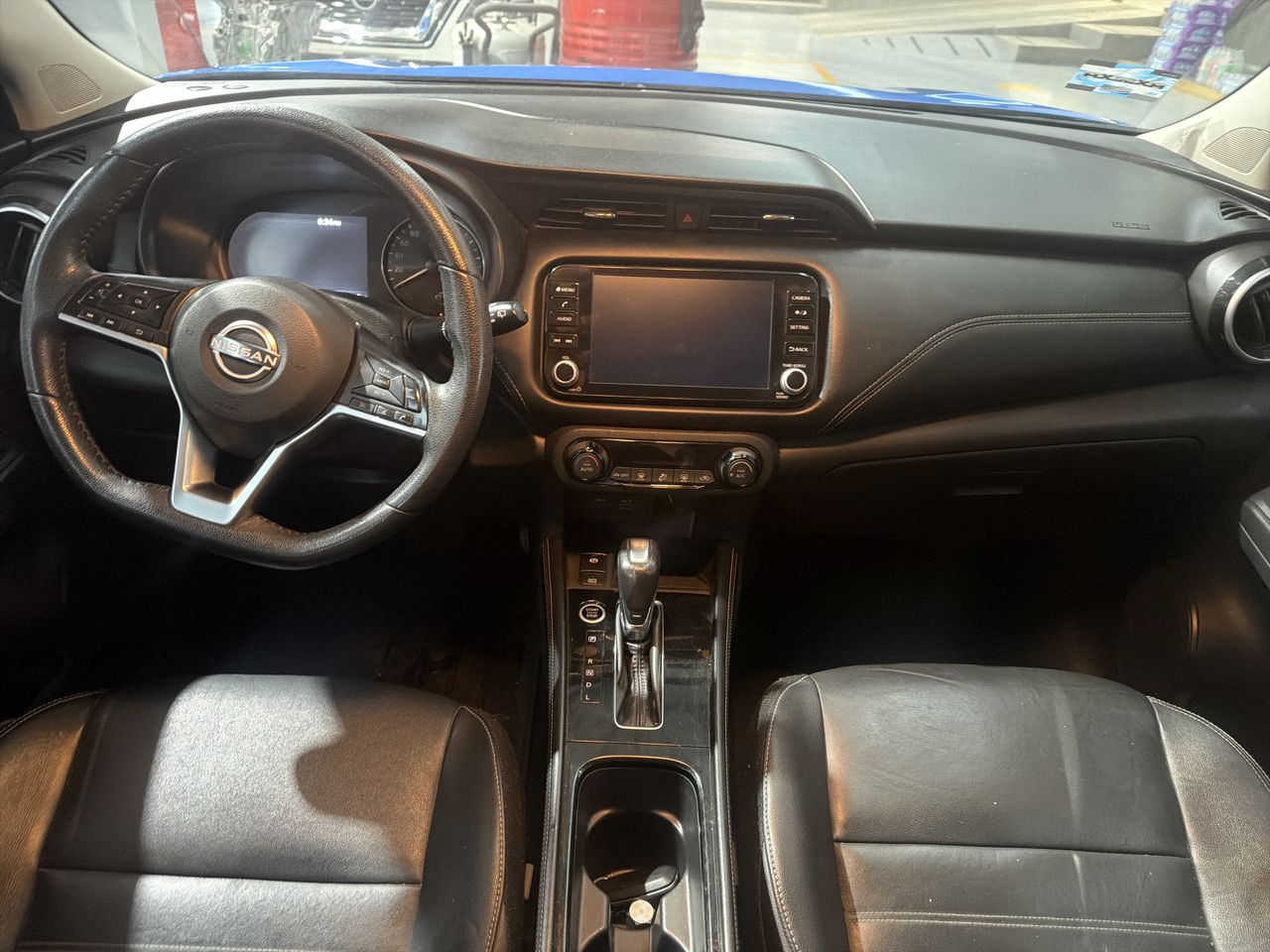 2023 Nissan KICKS KICKS PLATINUM CVT NEGRO BI-TONO